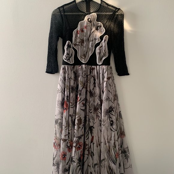 Elegant Lace top Dress with Gorgeous Print - Picture 1 of 3